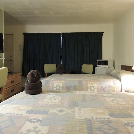 100 Mile Motel & Rv Park 100 Mile House Bilik gambar