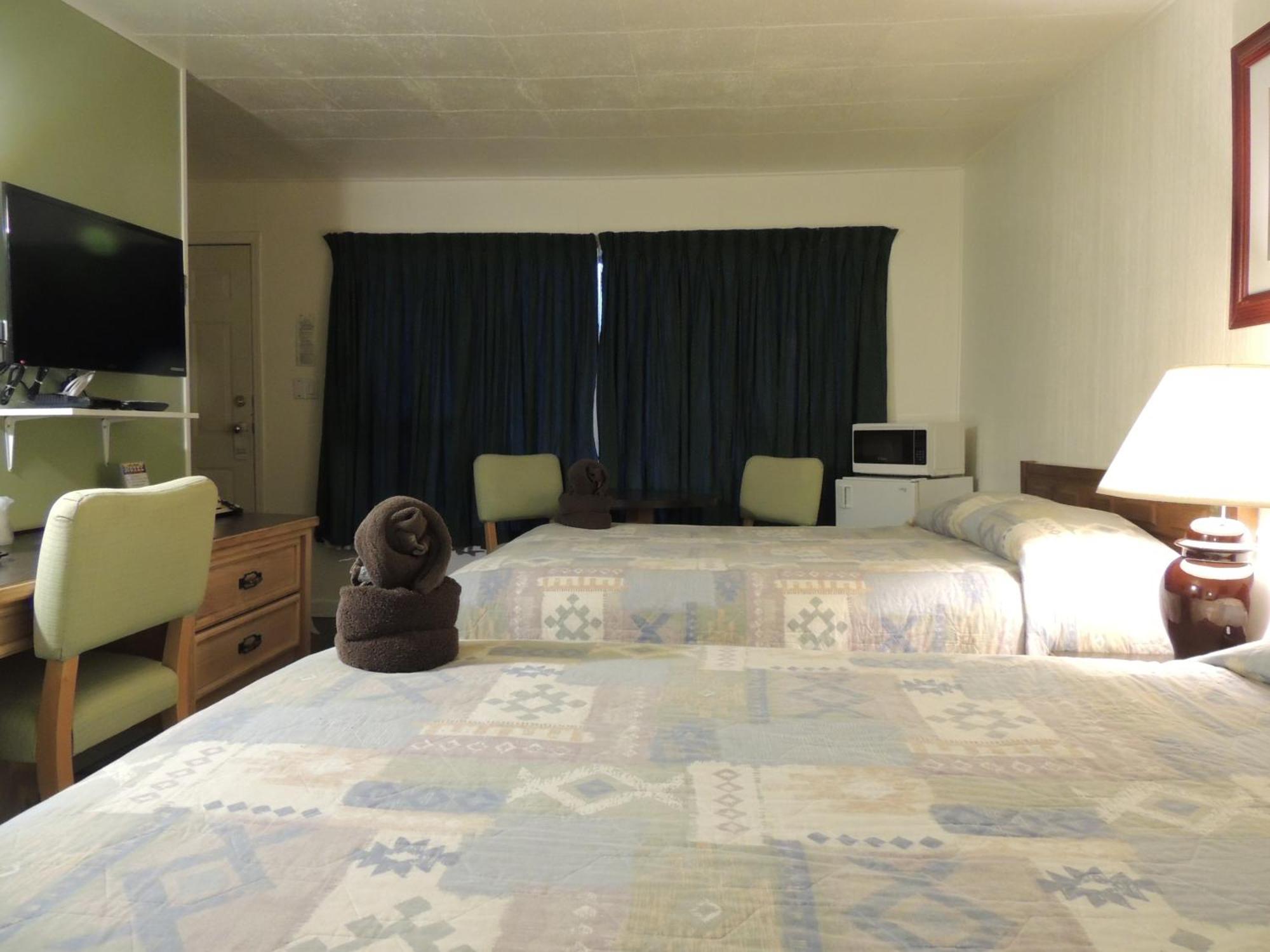100 Mile Motel & Rv Park 100 Mile House Bilik gambar