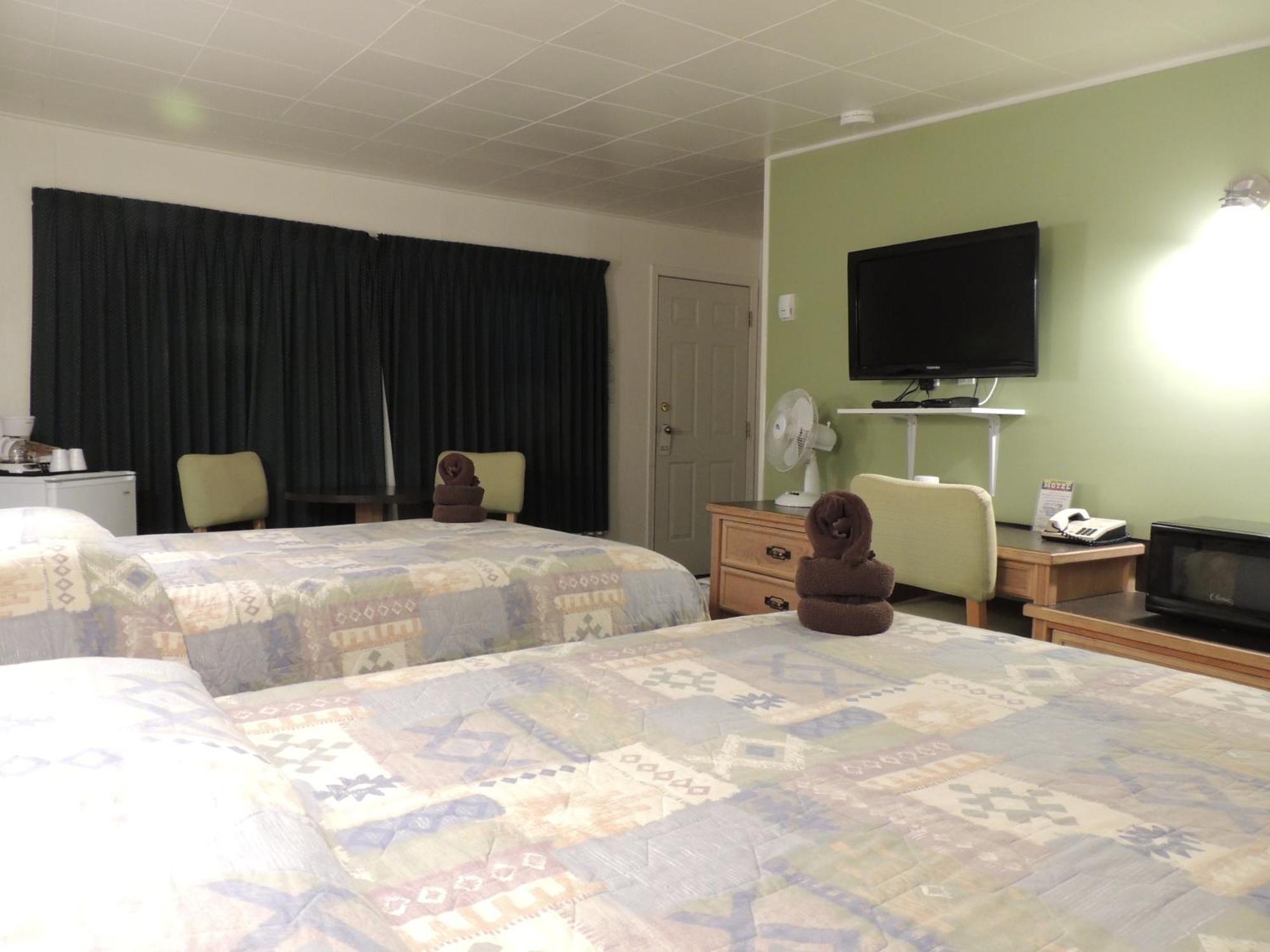 100 Mile Motel & Rv Park 100 Mile House Bilik gambar