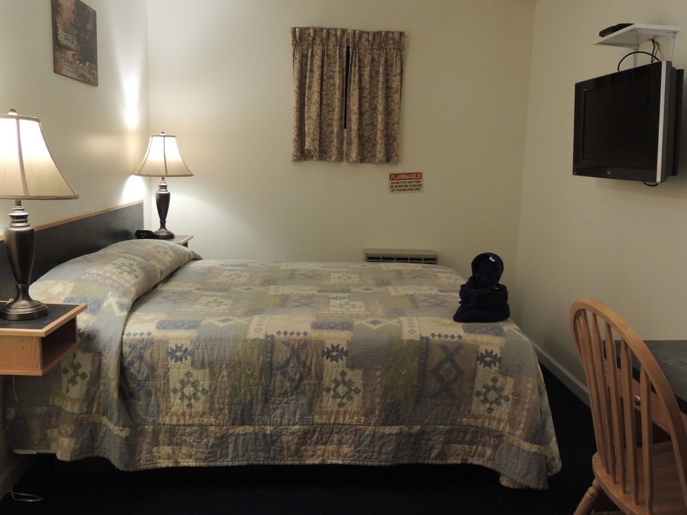 100 Mile Motel & Rv Park 100 Mile House Luaran gambar